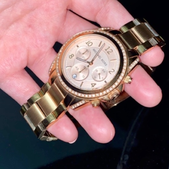Micheal Kors Watch (Rose Gold) - Picture 8 of 8